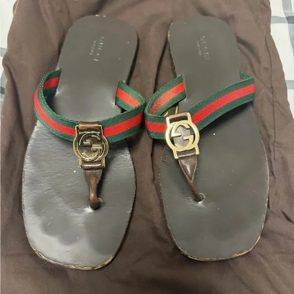Gucci Black Sandals with Green and Red Straps - Picture 2 of 7